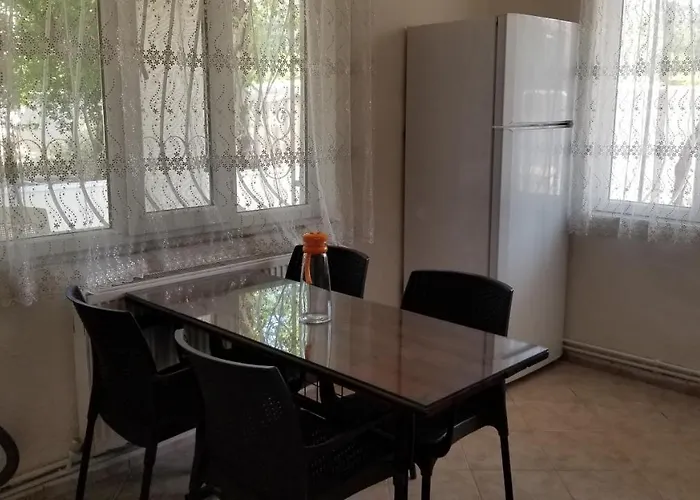 Huge Evleri 3 Apartamento *