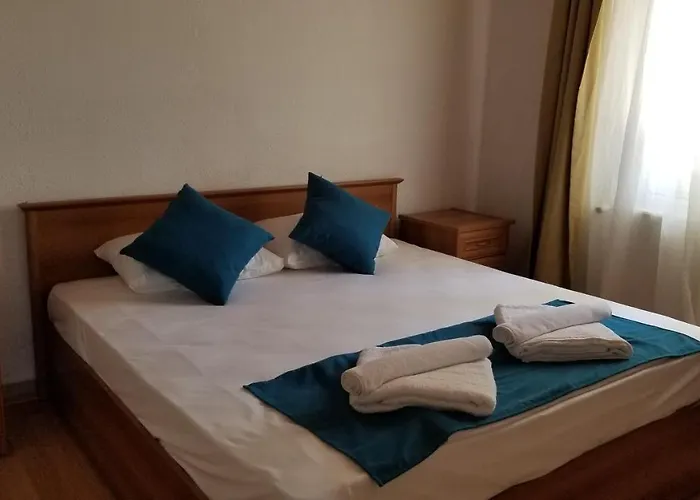 Huge Evleri 3 Apartman Marmaris